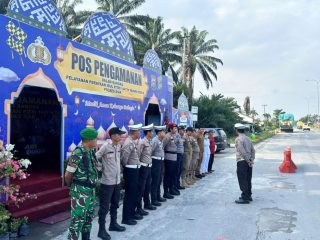 Polisi Siaga di Exit Tol Kandis Utara, Arus Mudik Dipastikan Aman dan Lancar